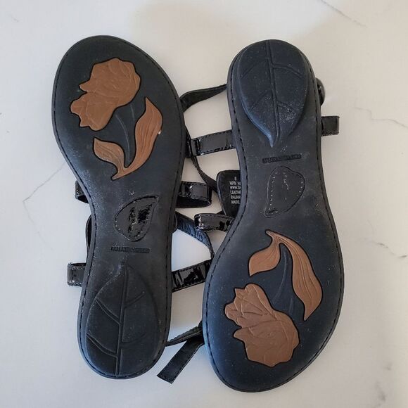 Born Crown Women's Sandals Size 8 Black Patent Leather Ankle Strap Flats - Picture 3 of 5